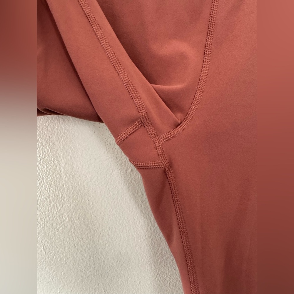 Vuori Studio Pocket Legging - Picture 5 of 6